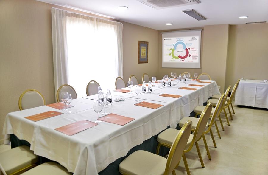Hotel Alborán 4*