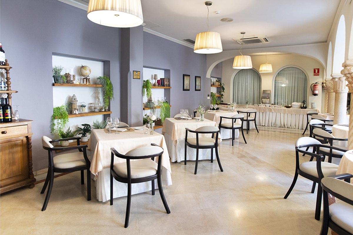 Alborán Hotel